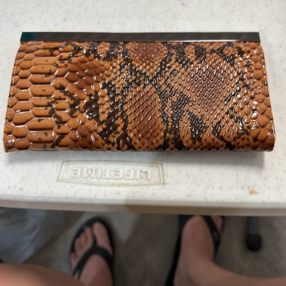 Clutch Wallet for Women Snake Textured Design - Picture 3 of 5